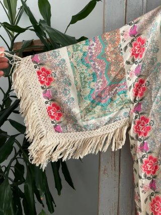 Kimono flores y flecos talla única