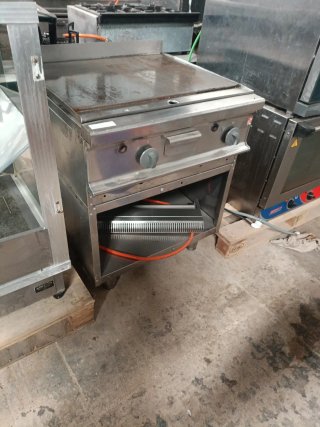 PLANCHA INDUSTRIAL CON MUEBLE MIRA MI PERFIL