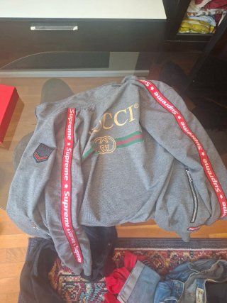Sudadera Gucci x Supreme Gris Roja