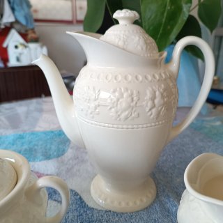 Juego de té/café de porcelana inglesa.
