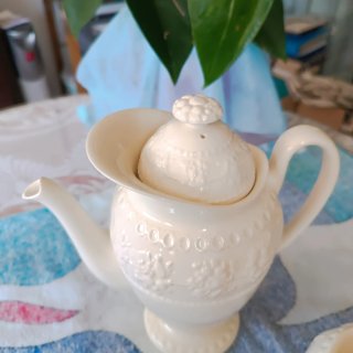 Juego de té/café de porcelana inglesa.
