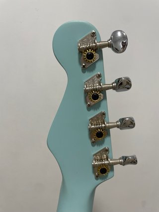 Ukelele Tenor Fender + Funda + Cinta