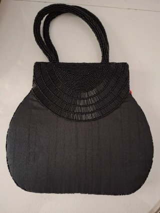 Bolso de fiesta negro y plateado
