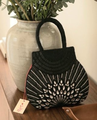 Bolso de fiesta negro y plateado