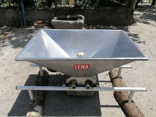 Estrujadora de uvas a motor LENA