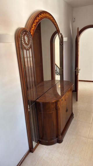 Aparador clásico madera y cristal