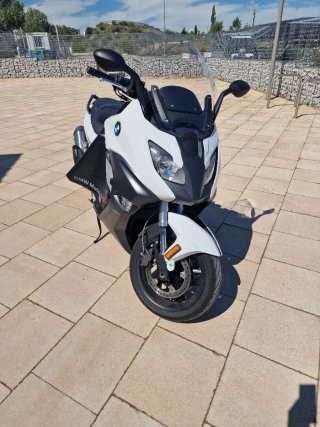 BMW C650 Sport Maxi Scooter Negra y Blanca