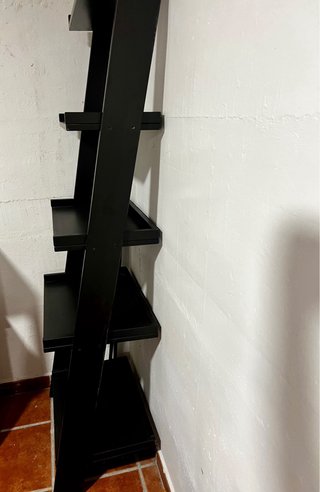 Estantería madera negra