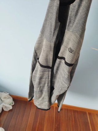 Sudadera Nike Tech Gris y Negra sin uso