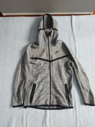 Sudadera Nike Tech Gris y Negra sin uso