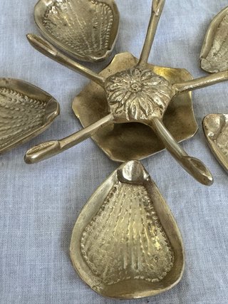 Cenicero / Vaciabolsillos Latón Vintage Flor