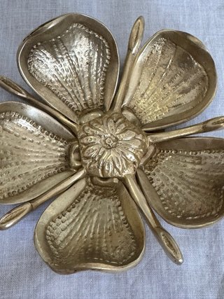 Cenicero / Vaciabolsillos Latón Vintage Flor