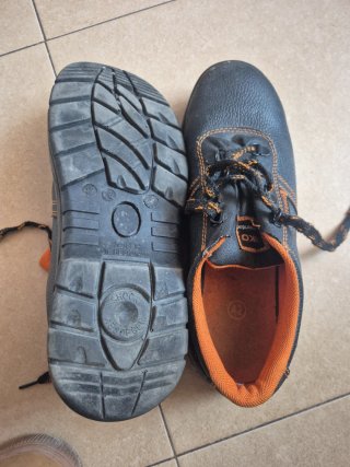 Zapatos  de seguridad piel  negros SP1  y naranja