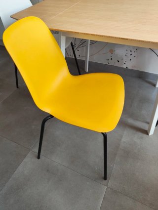 Mesa Ikea+3 sillas ikea. Mesa plegable bambú