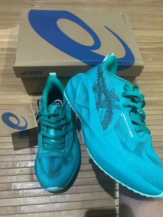 Asics Novablast 5 Azul Verdoso Talla 43.5