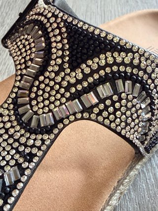 Sandalias nuevas sin estrenar
