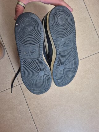 Zapatillas Nike Negras y Blancas Talla...