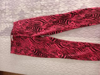 Pantalón estampado cebra rojo