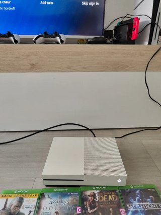 Xbox One S 512GB Blanca + 2 Mandos + 8 Juegos