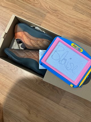 Yeezy 700 v3 Marrón/Verde
