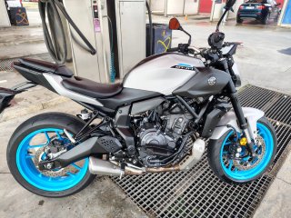 Yamaha MT-07 Naked Azul/Plata Manual