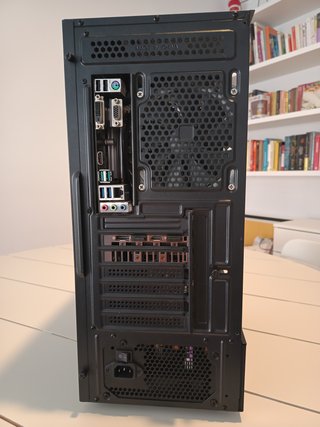 PC Gaming i7 8700 RX 7600 32GB RAM