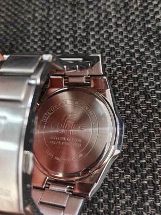 Reloj Casio Edifice Cronógrafo Dorado y Plateado
