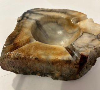 Cenicero antiguo de mármol natural