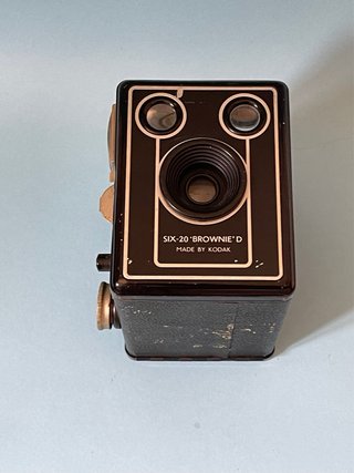 Fotocamera scatola Kodak six-20 Brownie D