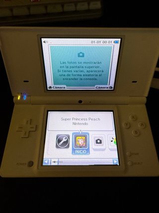 Nintendo DSi Blanca + Mario Princess Peach