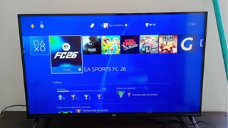 PS4 Slim 500GB Negra con Mando Dorado