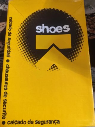 Botas de trabajo negras y naranjas