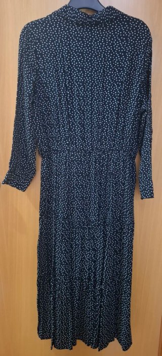 Vestido negro con lunares blancos