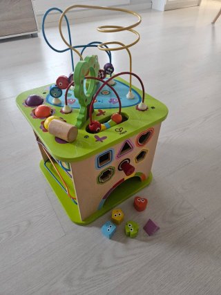 Cubo actividades grande de madera Hape