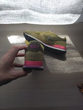 Zapatillas Nike Mujer amarillo y Rosa