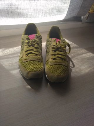 Zapatillas Nike Mujer amarillo y Rosa