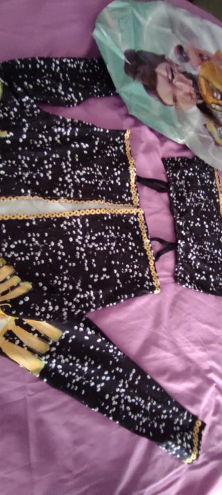 Conjunto K-pop 3 piezas + cepillo + globo