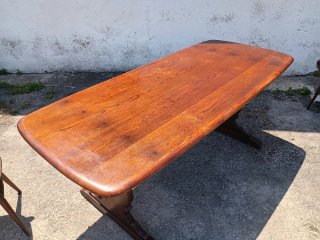 Mesa comedor Ercol original sello.madera de olmo..