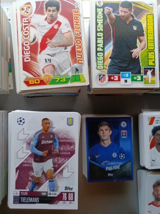 Lote 1250 cromos fútbol variados