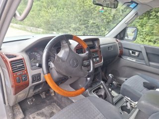 Mitsubishi Montero 2004
