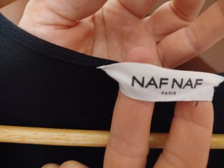 Vestido Naf Naf negro botones dorados