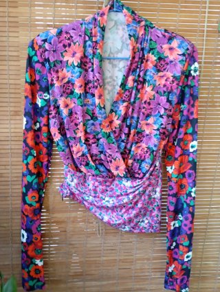 Blusa floral multicolor talla única