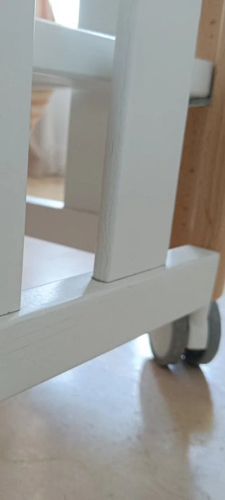 Cuna de madera con colchón