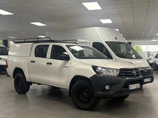 Toyota Hilux Doble Cabina 2.4 150D 4x4 GX