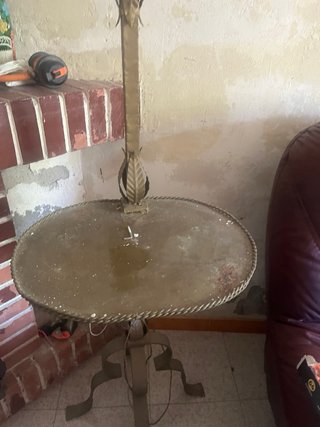 Lámpara de pie vintage dorada y blanca