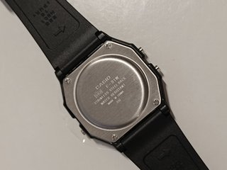 Reloj Casio F91W pantalla verde
