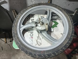 Llanta de velofax completa en buen estado
