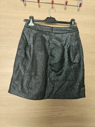 Falda brillante negra y plateada