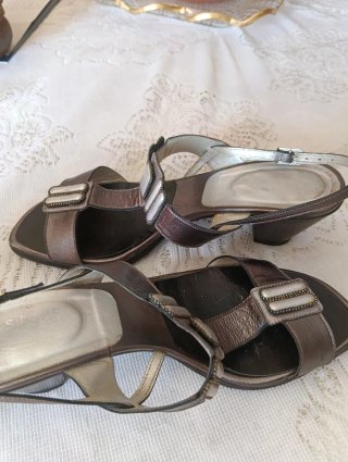 Sandalias SITGES Talla 38, tacon 5 cms  Muy buenas