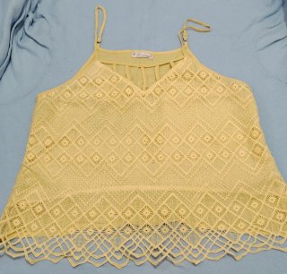 Blusa de encaje SEREA amarilla talla M